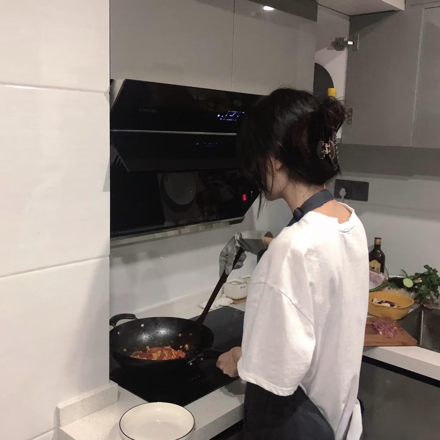 健身房女神：30天塑形挑战全记录